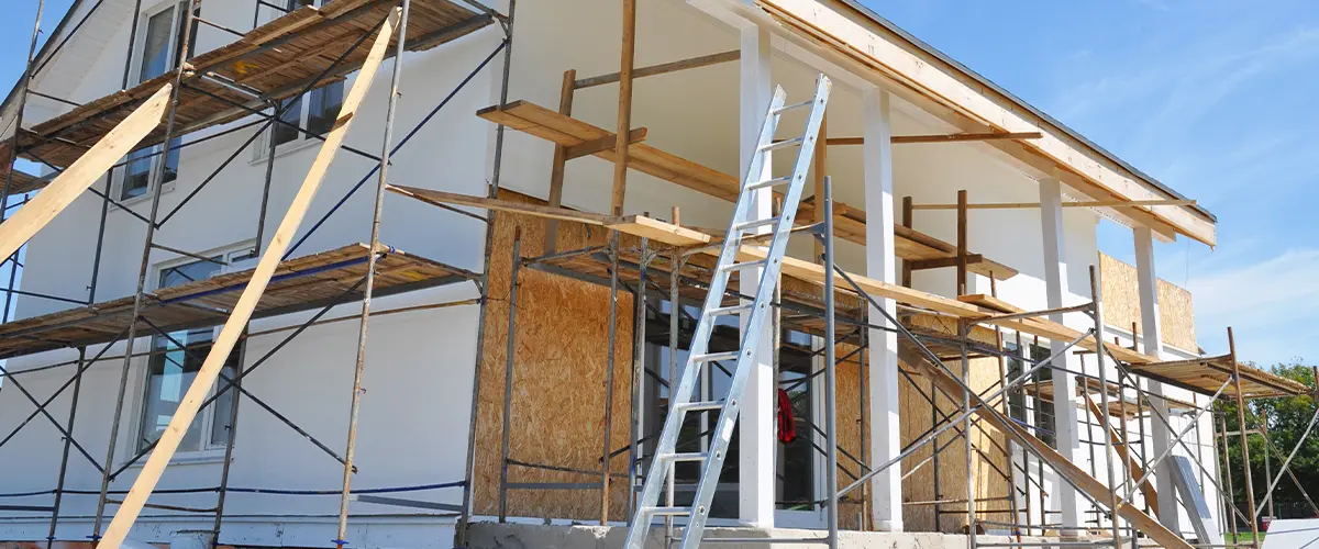 exterior home remodeling scafholding